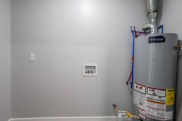 406 S UTTERBACK ST, Vandalia, MO 63382