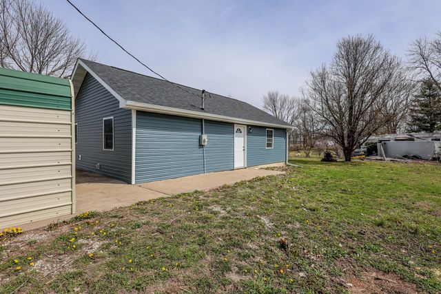 406 S UTTERBACK ST, Vandalia, MO 63382