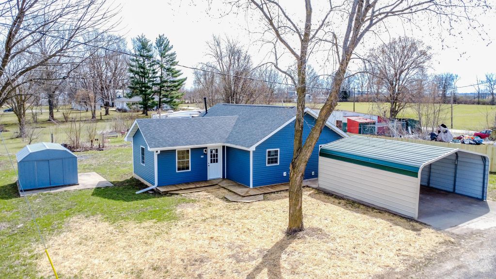 406 S UTTERBACK ST, Vandalia, MO 63382