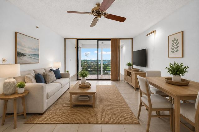 1100 St Charles Place PH3, Pembroke Pines, FL 33026