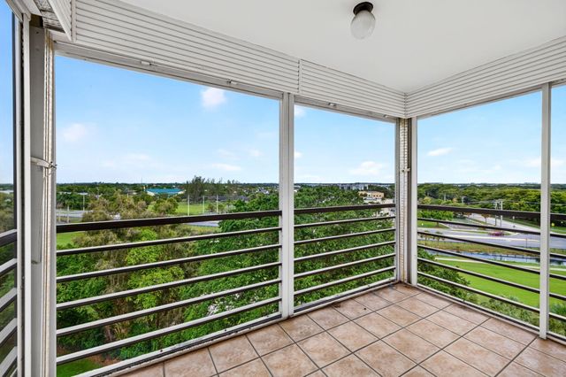 1100 St Charles Place PH3, Pembroke Pines, FL 33026