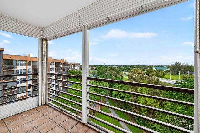 1100 St Charles Place PH3, Pembroke Pines, FL 33026