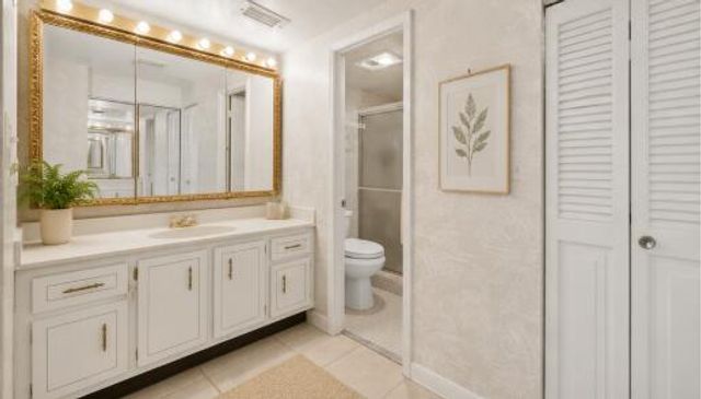 1100 St Charles Place PH3, Pembroke Pines, FL 33026