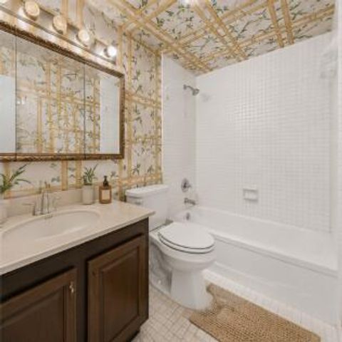 1100 St Charles Place PH3, Pembroke Pines, FL 33026