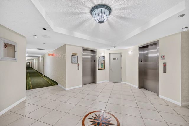 1100 St Charles Place PH3, Pembroke Pines, FL 33026