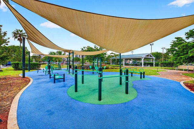 1100 St Charles Place PH3, Pembroke Pines, FL 33026