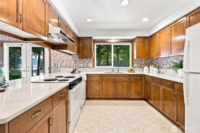 16406 Thorpe Road NE, Poulsbo, WA 98370