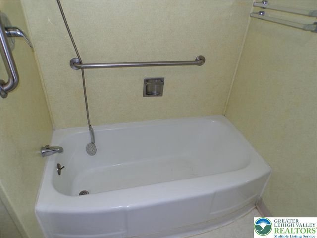 2250 Siegfried Avenue, Northampton Boro, PA 18067