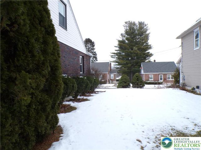 2250 Siegfried Avenue, Northampton Boro, PA 18067