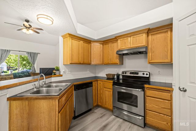 4805 Blue Grass Avenue, Caldwell, ID 83607