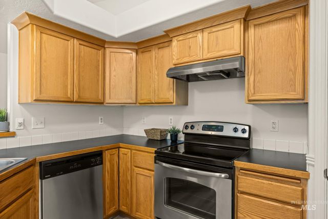 4805 Blue Grass Avenue, Caldwell, ID 83607