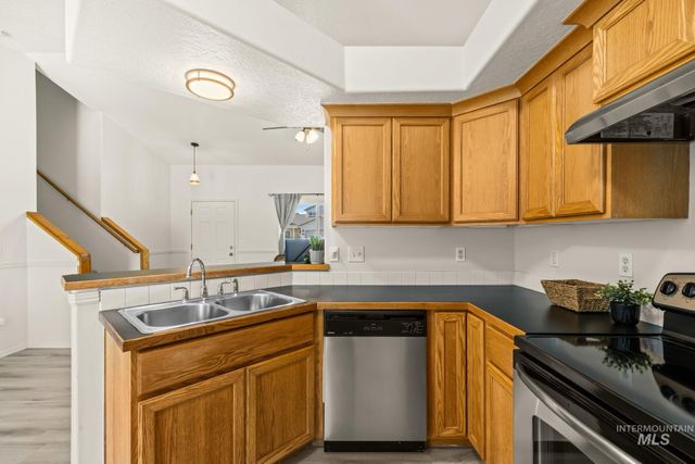 4805 Blue Grass Avenue, Caldwell, ID 83607