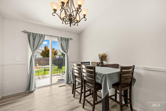 4805 Blue Grass Avenue, Caldwell, ID 83607