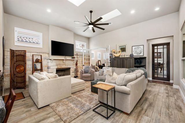 113 Blue Heron LN, Georgetown, TX 78628