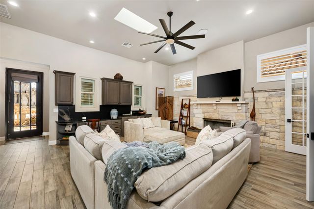 113 Blue Heron LN, Georgetown, TX 78628