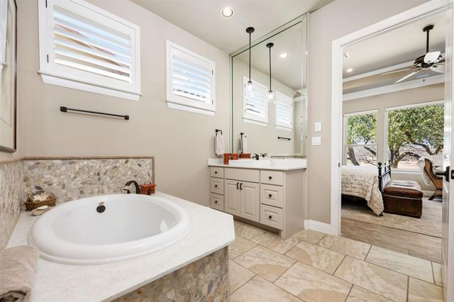 113 Blue Heron LN, Georgetown, TX 78628