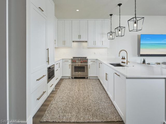 850 Central AVE 301, Other, FL 34102