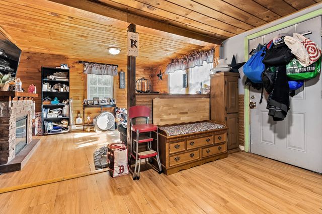 29 Newbury St, Worcester, MA 01609
