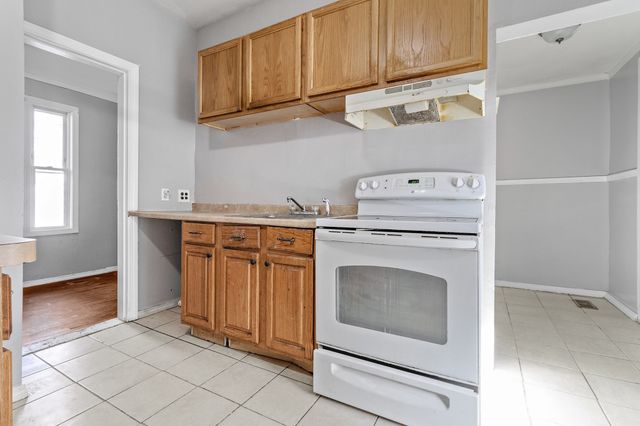 29 Newbury St, Worcester, MA 01609