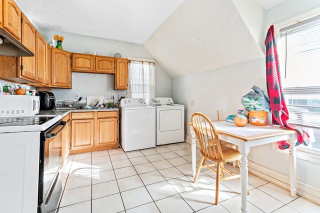29 Newbury St, Worcester, MA 01609