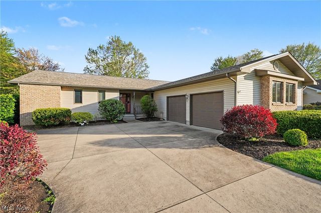 358 Tessa Place, Cortland, OH 44410