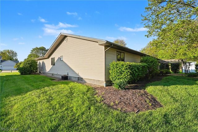 358 Tessa Place, Cortland, OH 44410
