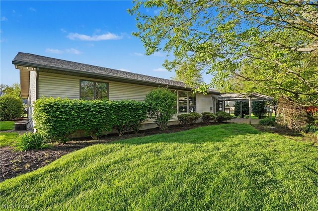 358 Tessa Place, Cortland, OH 44410