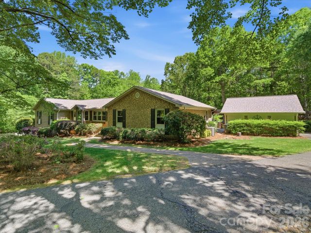 245 Rainbow Circle, Clover, SC 29710