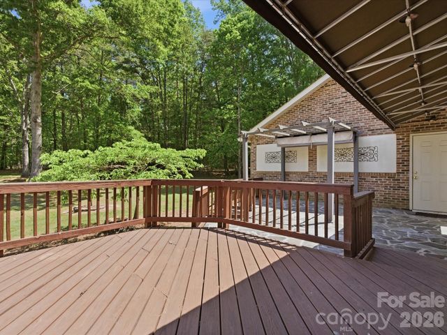 245 Rainbow Circle, Clover, SC 29710