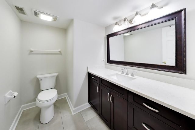 3821 N Milwaukee Avenue, Chicago, IL 60641