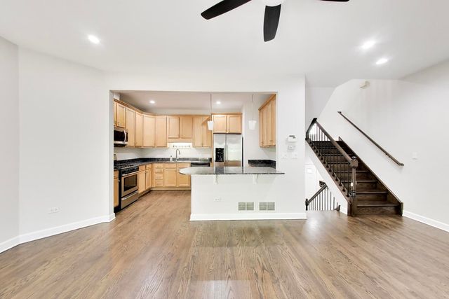 3821 N Milwaukee Avenue, Chicago, IL 60641