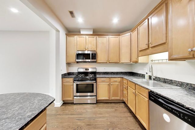 3821 N Milwaukee Avenue, Chicago, IL 60641