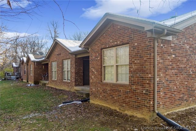 807 S Indiana Avenue 5, Sellersburg, IN 47172