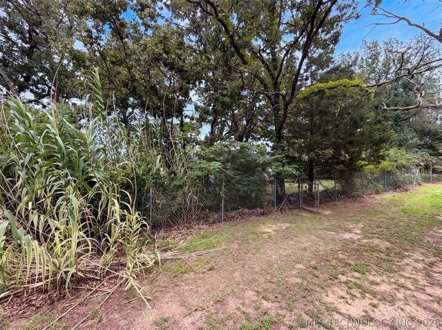 430225 E 1155 Road, Porum, OK 74455