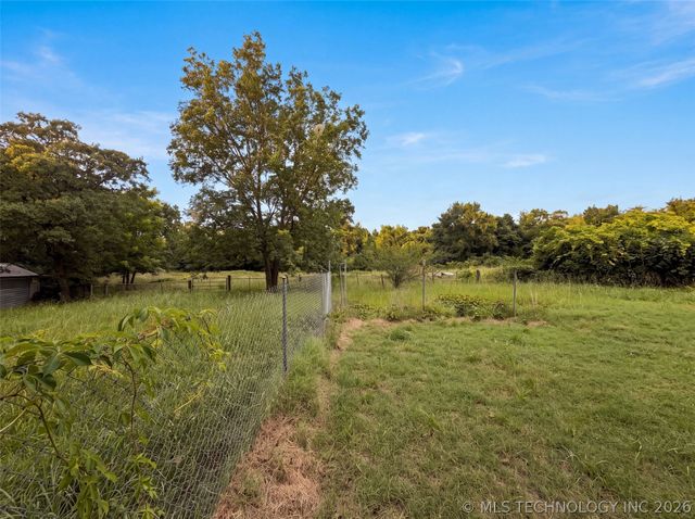 430225 E 1155 Road, Porum, OK 74455