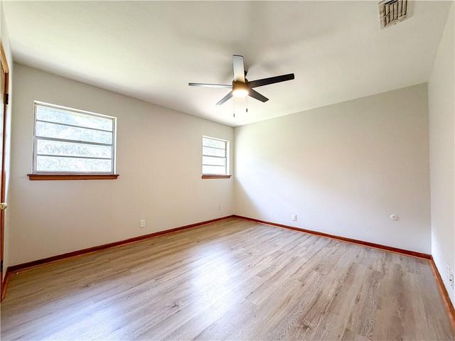 1254 Lake Circle W, Mobile, AL 36693