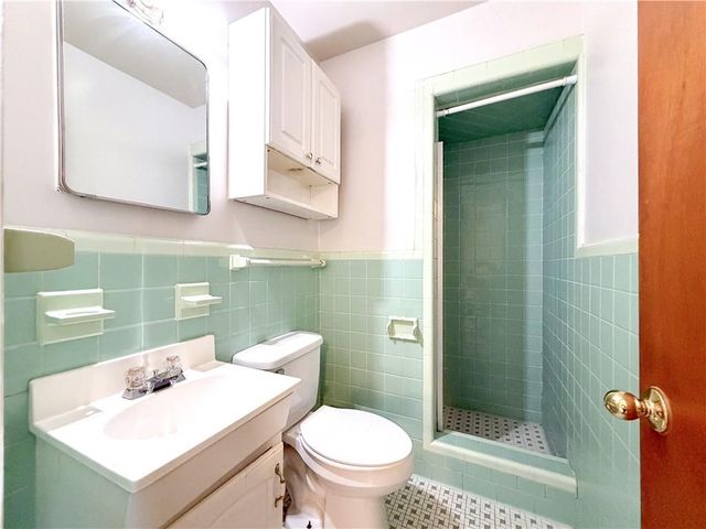 1254 Lake Circle W, Mobile, AL 36693