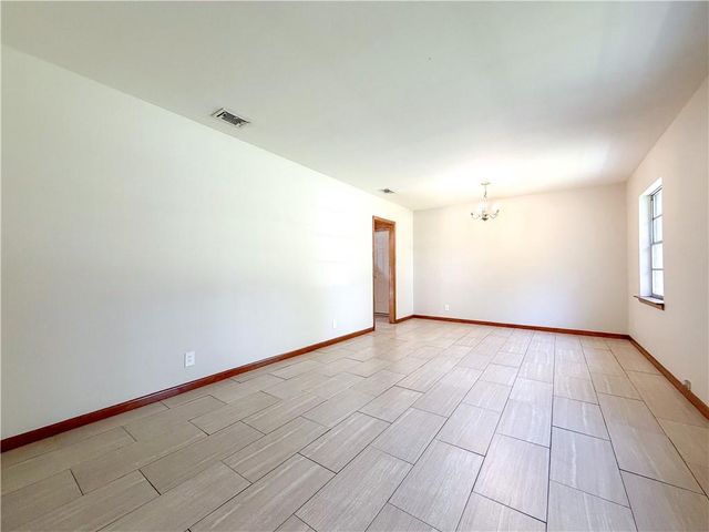 1254 Lake Circle W, Mobile, AL 36693