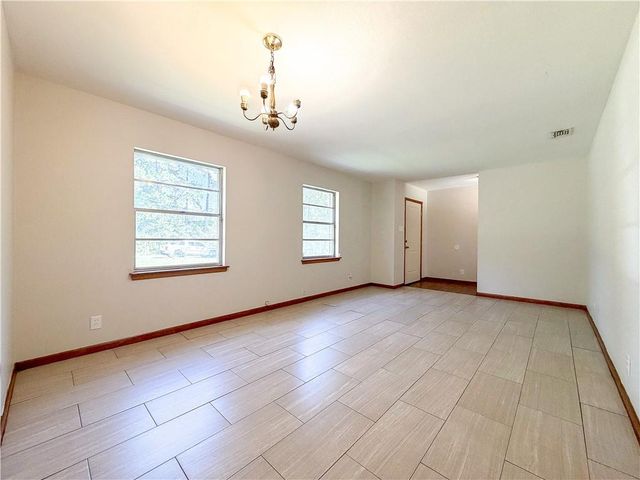 1254 Lake Circle W, Mobile, AL 36693