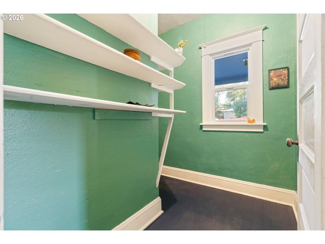 1622 Se HARNEY St, Portland, OR 97202