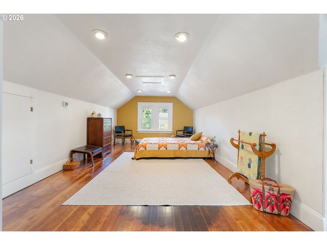 1622 Se HARNEY St, Portland, OR 97202