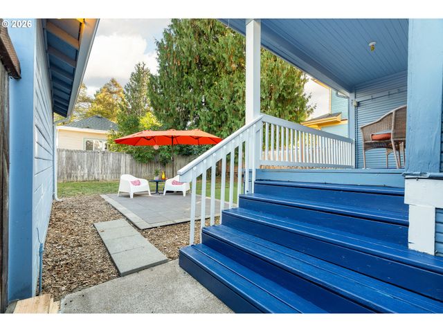 1622 Se HARNEY St, Portland, OR 97202