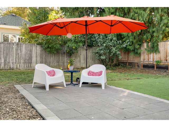 1622 Se HARNEY St, Portland, OR 97202