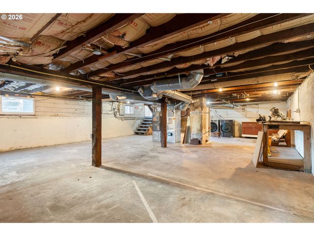 1622 Se HARNEY St, Portland, OR 97202