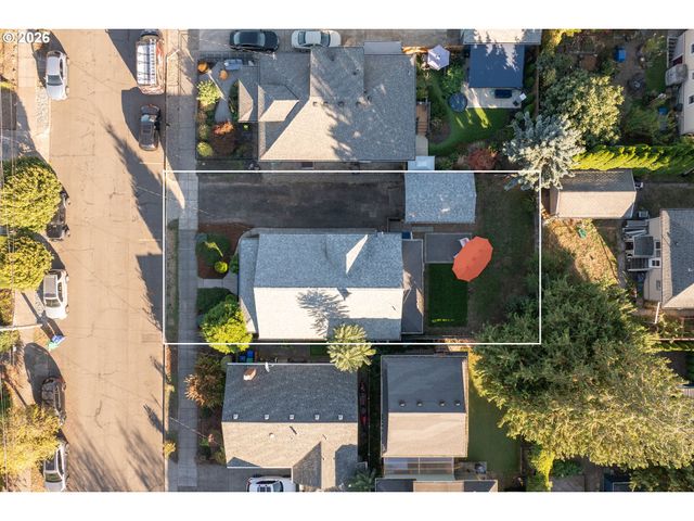 1622 Se HARNEY St, Portland, OR 97202