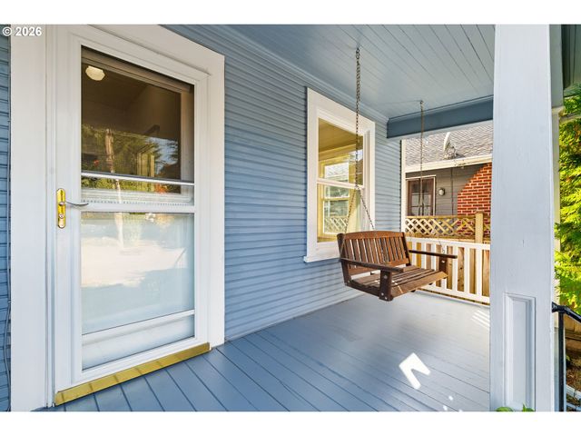 1622 Se HARNEY St, Portland, OR 97202