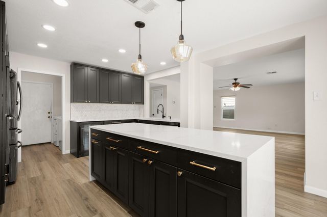 13421 Vizquel LOOP, Del Valle, TX 78617