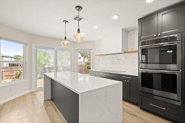 13421 Vizquel LOOP, Del Valle, TX 78617