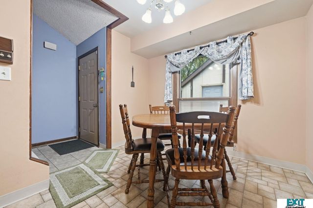 7010 Shamrock Road, Lincoln, NE 68506