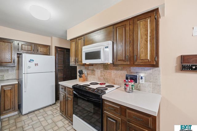 7010 Shamrock Road, Lincoln, NE 68506